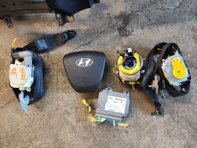 bontott HYUNDAI i20 Komplett Légzsák Szett