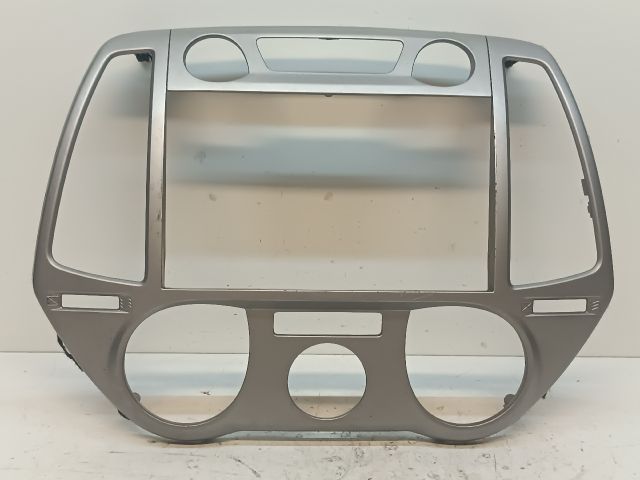 bontott HYUNDAI i20 Középkonzol Keret