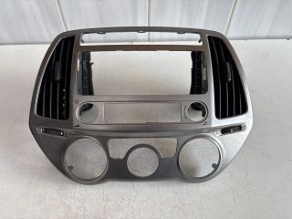 bontott HYUNDAI i20 Középkonzol Keret