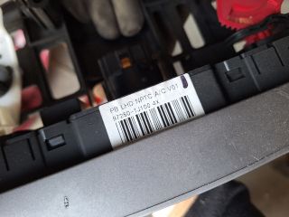 bontott HYUNDAI i20 Középkonzol Keret