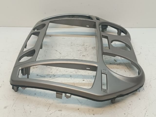 bontott HYUNDAI i20 Középkonzol Keret