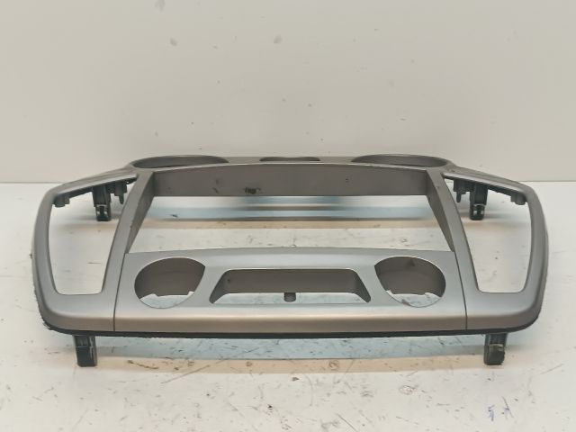 bontott HYUNDAI i20 Középkonzol Keret