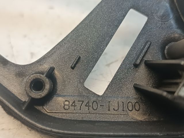 bontott HYUNDAI i20 Középkonzol Keret