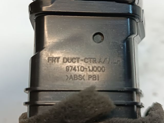 bontott HYUNDAI i20 Középső Bal Szellőző