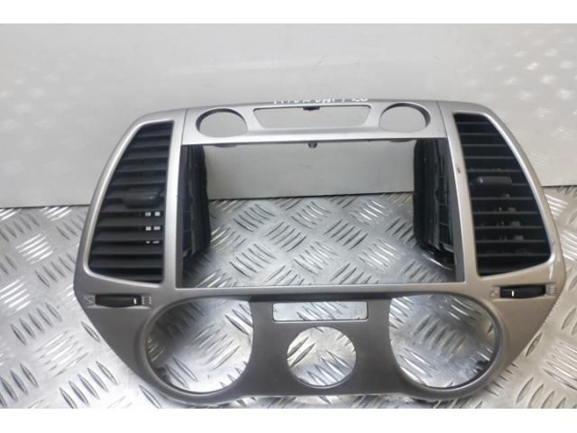 bontott HYUNDAI i20 Középső Szellőző