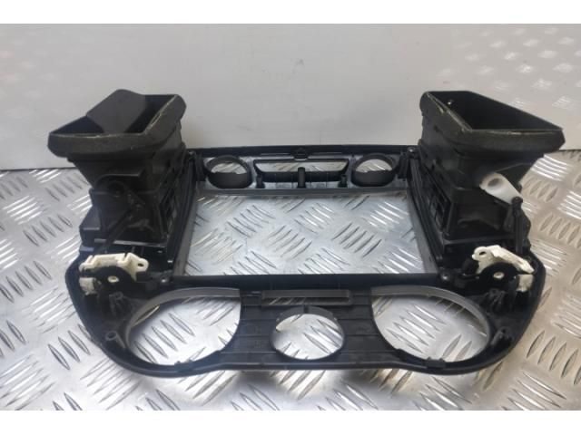 bontott HYUNDAI i20 Középső Szellőző