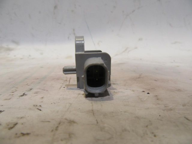 bontott HYUNDAI i20 Központi Ütközés Érzékelő