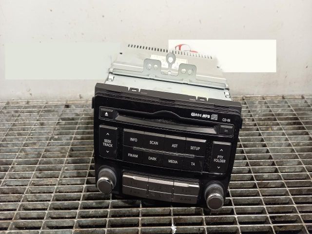 bontott HYUNDAI i20 Rádió / CD