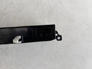 bontott HYUNDAI i20 Vészvillogó Kapcsoló