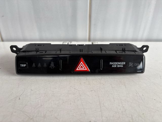 bontott HYUNDAI i20 Vészvillogó Kapcsoló