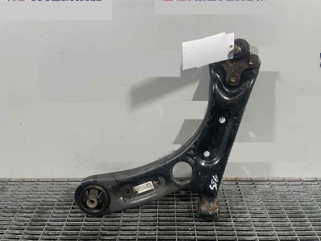 bontott HYUNDAI I30 Bal első Lengőkar