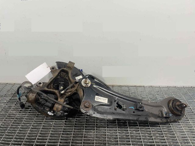 bontott HYUNDAI I30 Bal hátsó Csonkállvány