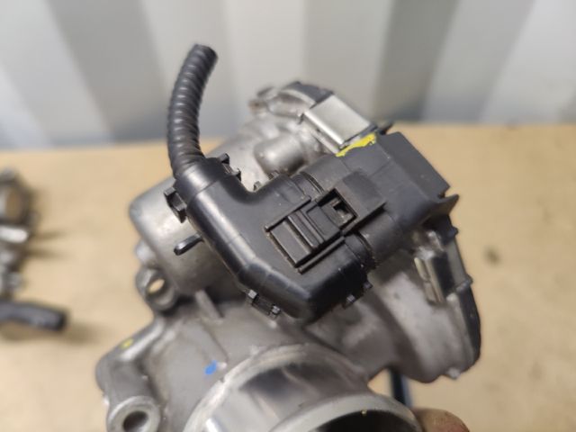 bontott HYUNDAI I30 Fojtószelep (Elektromos)