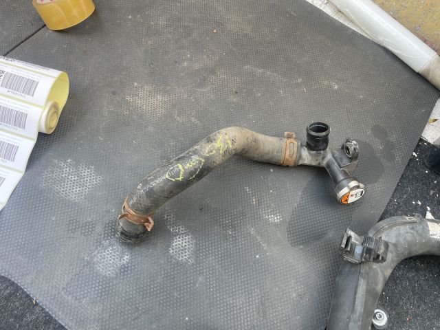 bontott HYUNDAI I30 Vízhűtő Cső Felső