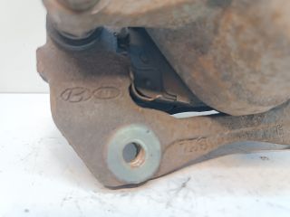 bontott HYUNDAI I30 Jobb első Féknyereg Munkahengerrel