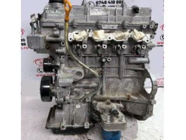 bontott HYUNDAI I30 Motor (Fűzött blokk hengerfejjel)