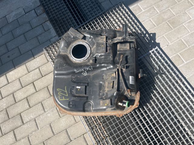 bontott HYUNDAI I30 Tank