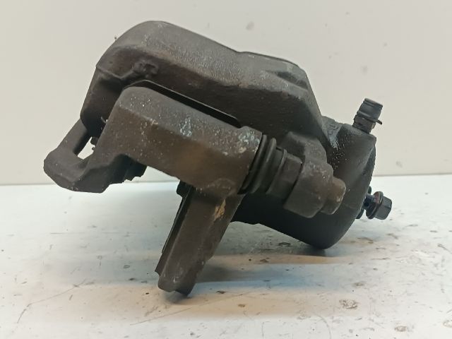 bontott HYUNDAI I30 Bal első Féknyereg Munkahengerrel