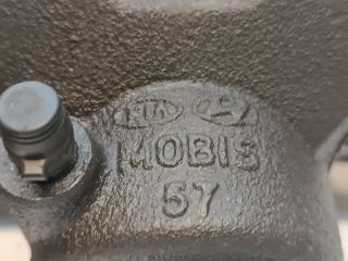 bontott HYUNDAI I30 Bal első Féknyereg Munkahengerrel