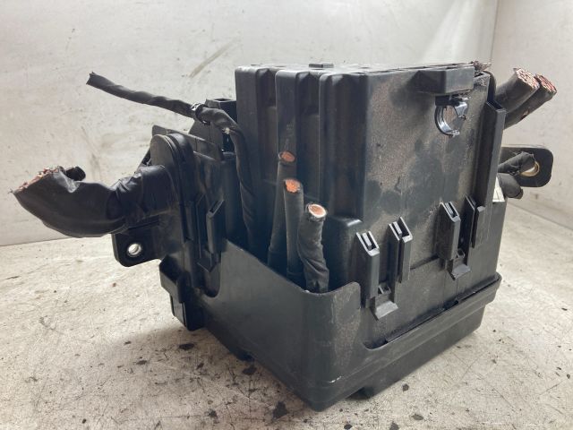 bontott HYUNDAI I30 Biztosítéktábla Motortér