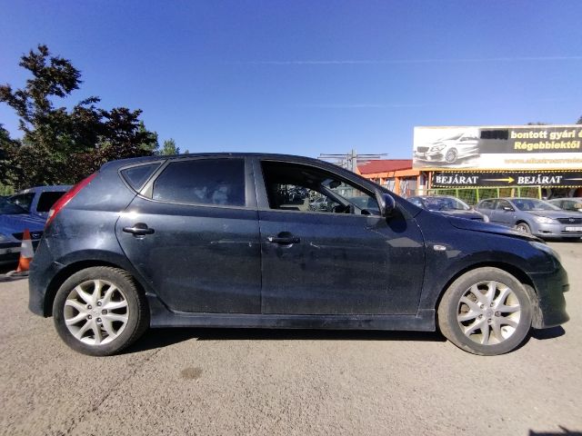 bontott HYUNDAI I30 Jobb első Féknyereg Munkahengerrel