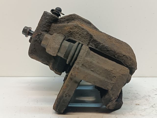 bontott HYUNDAI I30 Jobb első Féknyereg Munkahengerrel