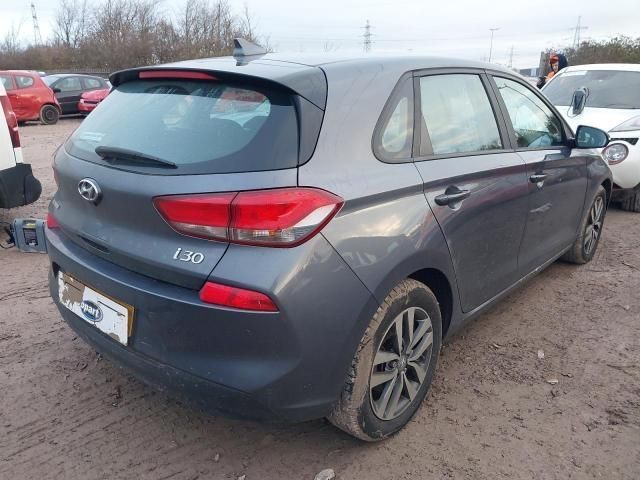 bontott HYUNDAI I30 Jobb első Lengőkar