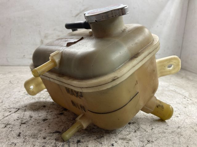 bontott HYUNDAI I30 Kiegyenlítő Tartály