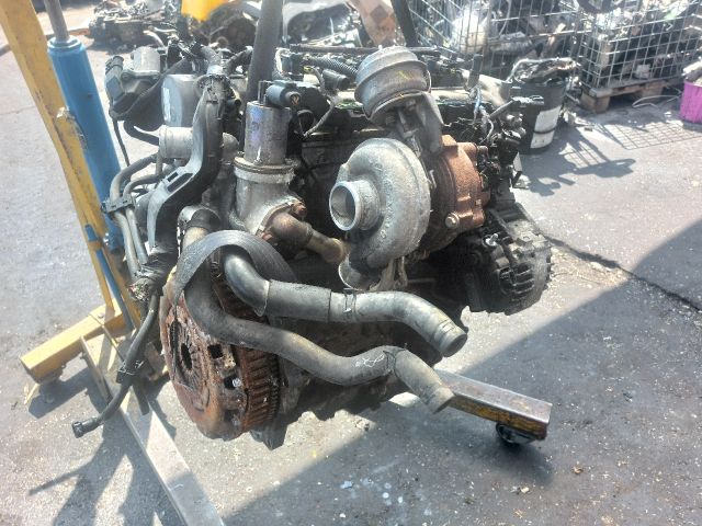 bontott HYUNDAI I30 Komplett Motor (Segédberendezésekkel)