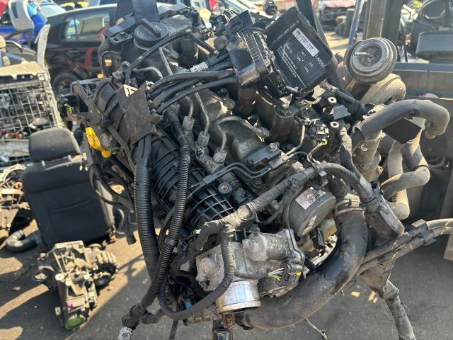 bontott HYUNDAI I30 Komplett Motor (Segédberendezésekkel)