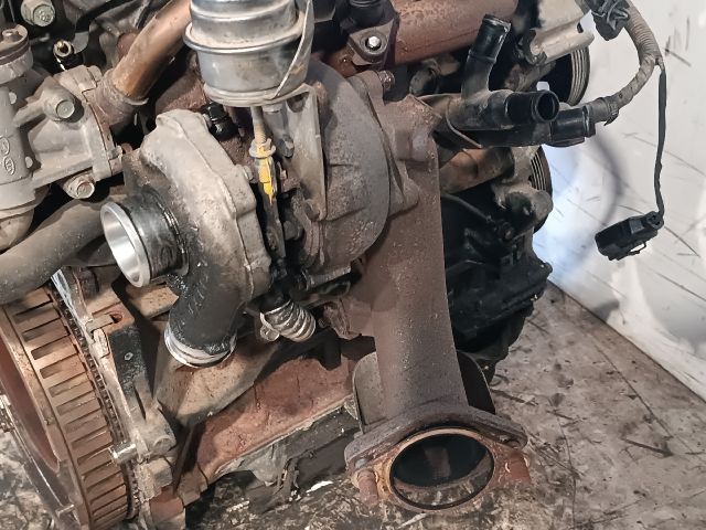 bontott HYUNDAI I30 Komplett Motor (Segédberendezésekkel)