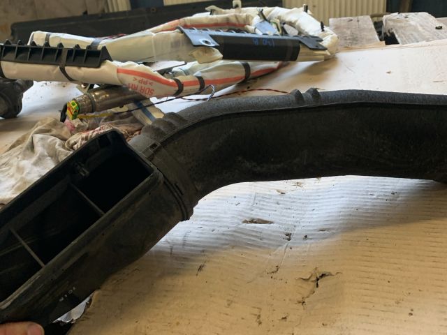 bontott HYUNDAI I30 Légbeömlő Cső