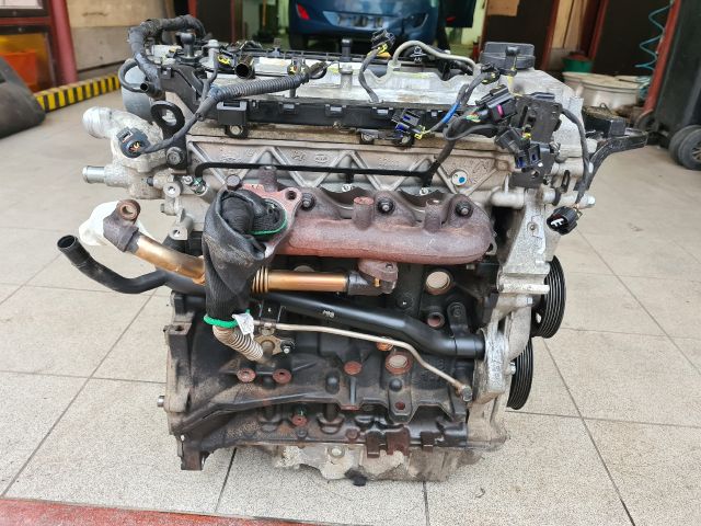 bontott HYUNDAI I30 Motor (Fűzött blokk hengerfejjel)