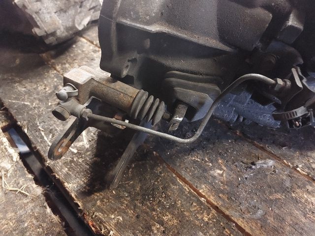 bontott HYUNDAI I30 Váltó (Mechanikus)