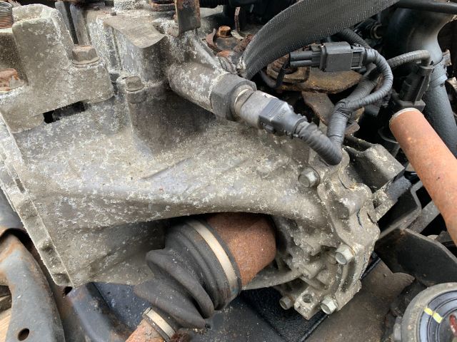 bontott HYUNDAI I30 Váltó (Mechanikus)