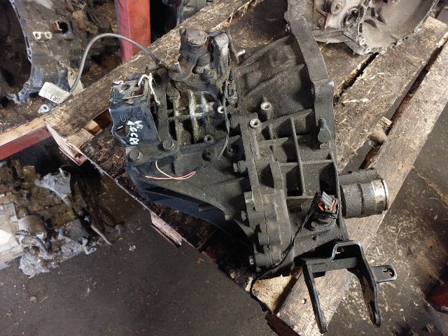 bontott HYUNDAI I30 Váltó (Mechanikus)