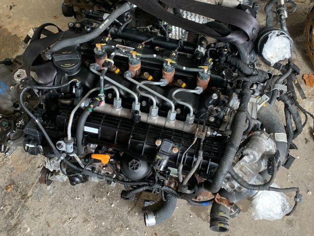 bontott HYUNDAI I30 Komplett Motor (Segédberendezésekkel)