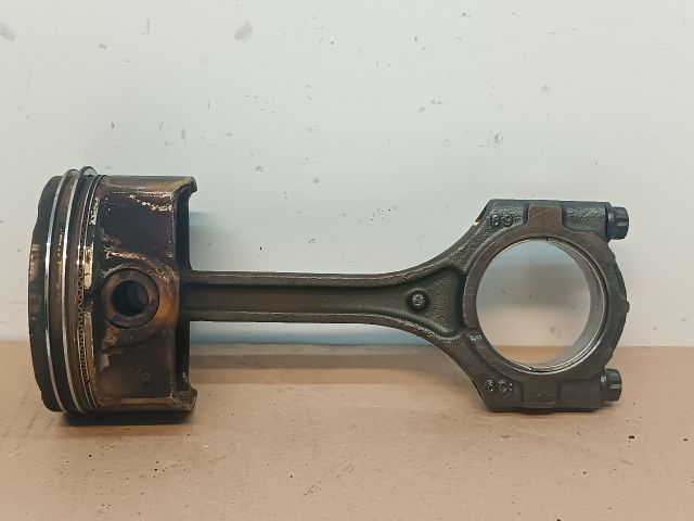 bontott HYUNDAI I30 Dugattyú és Hajtókar