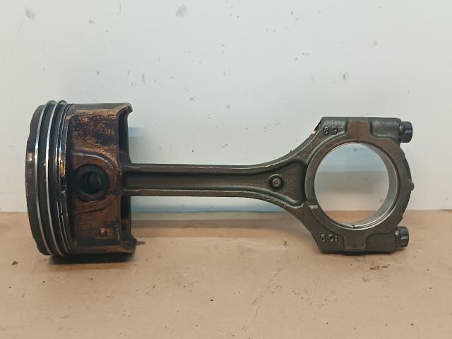 bontott HYUNDAI I30 Dugattyú és Hajtókar