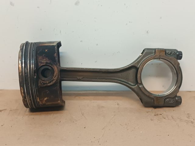 bontott HYUNDAI I30 Dugattyú és Hajtókar