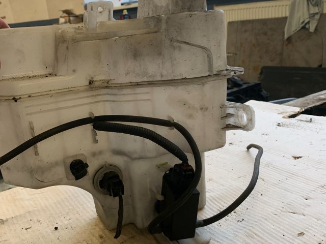 bontott HYUNDAI I30 Ablakmosó Tartály