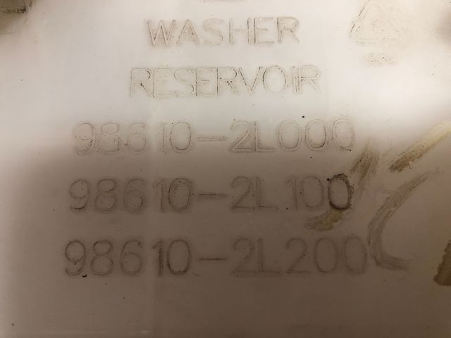 bontott HYUNDAI I30 Ablakmosó Tartály