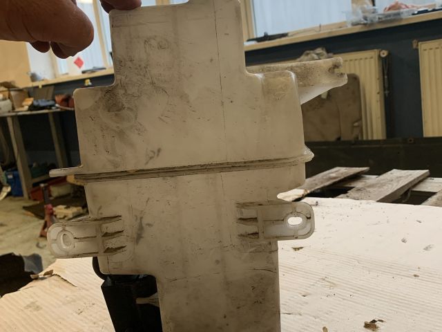 bontott HYUNDAI I30 Ablakmosó Tartály