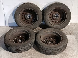 bontott HYUNDAI I30 Acélfelni Szett Gumival