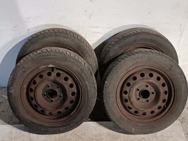 bontott HYUNDAI I30 Acélfelni Szett Gumival