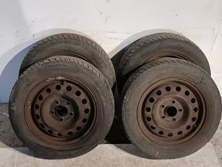 bontott HYUNDAI I30 Acélfelni Szett Gumival