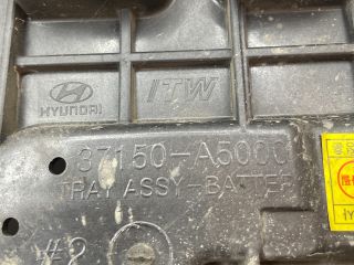 bontott HYUNDAI I30 Akkumulátor Tartó