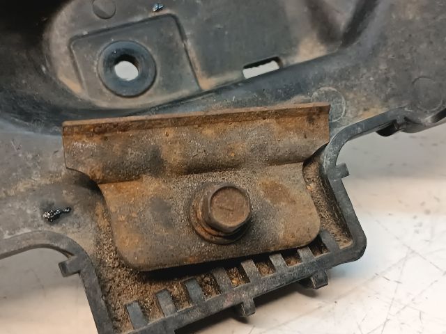 bontott HYUNDAI I30 Akkumulátor Tartó