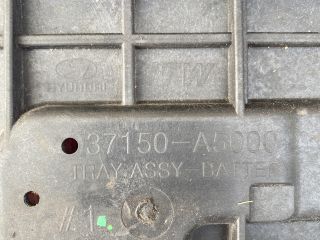 bontott HYUNDAI I30 Akkumulátor Tartó