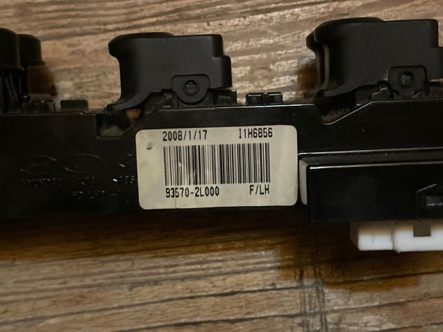 bontott HYUNDAI I30 Bal első Ablakemelő Kapcsoló